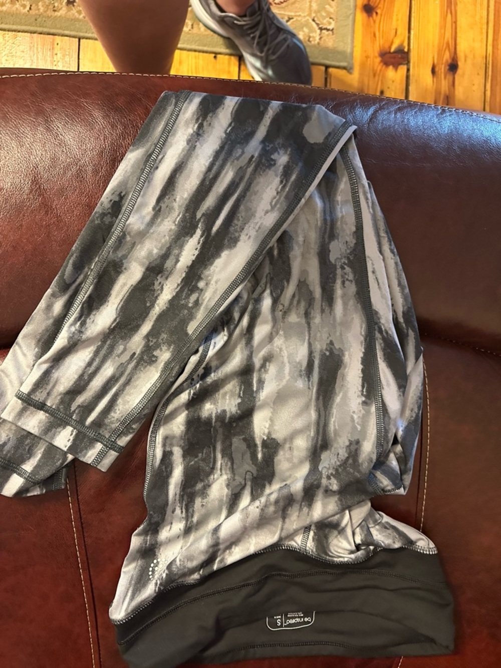 be inspired Black & Gray Watercolor Stripe Leggings